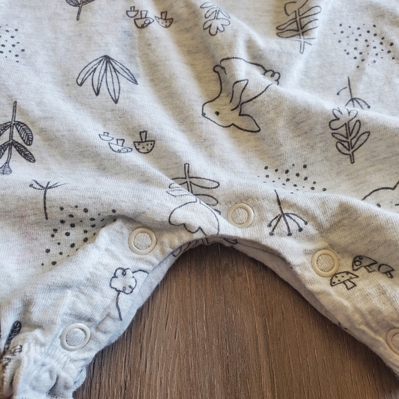 Carters 18 M Romper - Picture 5 of 6